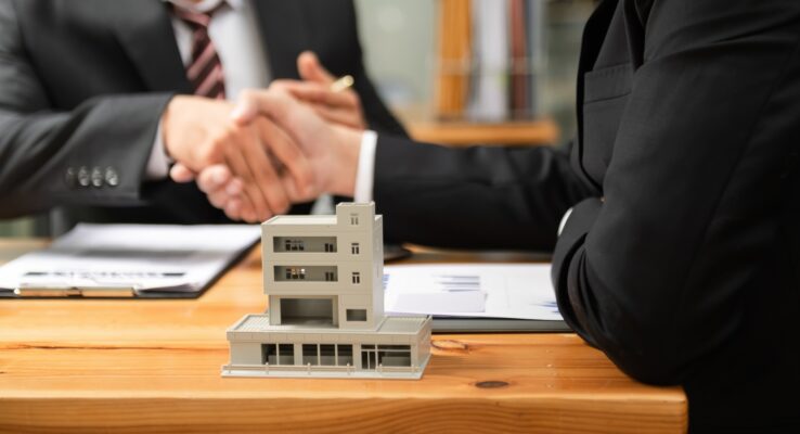 Why Families Prefer Long-Term Rentals from Al Musahim Investment 1 Salesman Hands On House Model , Small Toy House Small Mortgage Property insurance and concepts