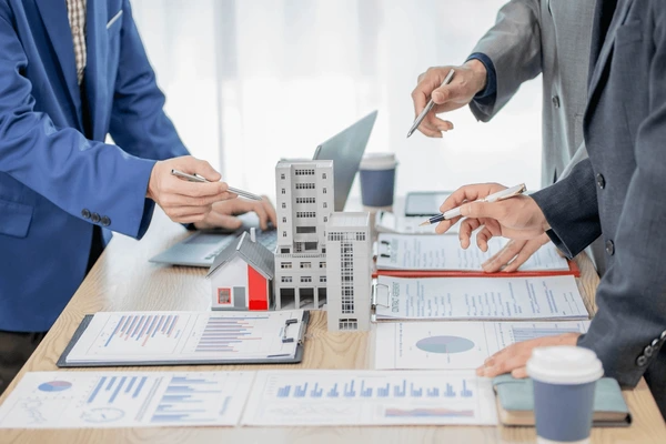 Construction Company in Abu Dhabi, Construction Company Abu Dhabi, Abu Dhabi construction trends 2025, BIM in UAE, sustainable construction Abu Dhabi, digital transformation construction UAE, construction technology Abu Dhabi, Estidama compliance