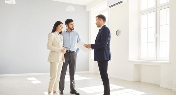 General Contracting in Abu Dhabi, Abu Dhabi construction, construction quality assurance, QA/QC standards UAE, building codes Abu Dhabi, project management UAE, construction compliance